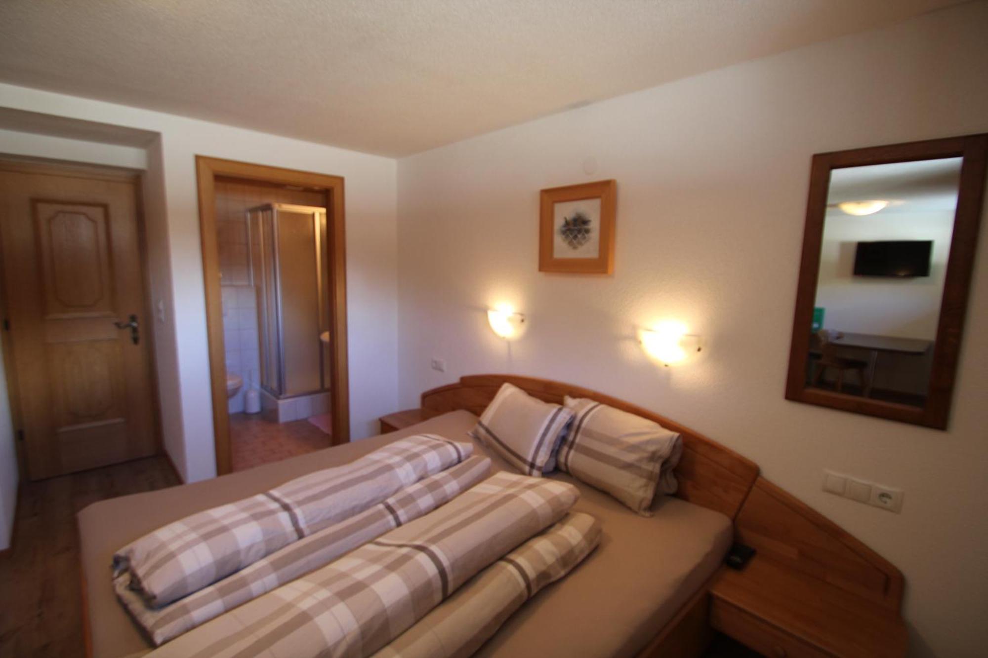Waldhof Villa Umhausen Room photo